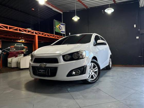 CHEVROLET SONIC 1.6 LT 16V FLEX 4P AUTOMÁTICO CHEVROLET SONIC 1.6 LT 16V FLEX 4P AUTOMÁTICO